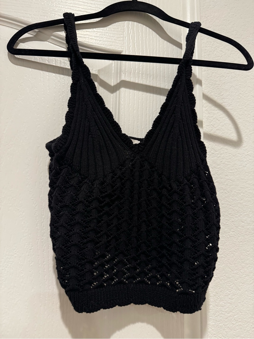 H&M Black Knit V-Neck Crochet Cropped Tank